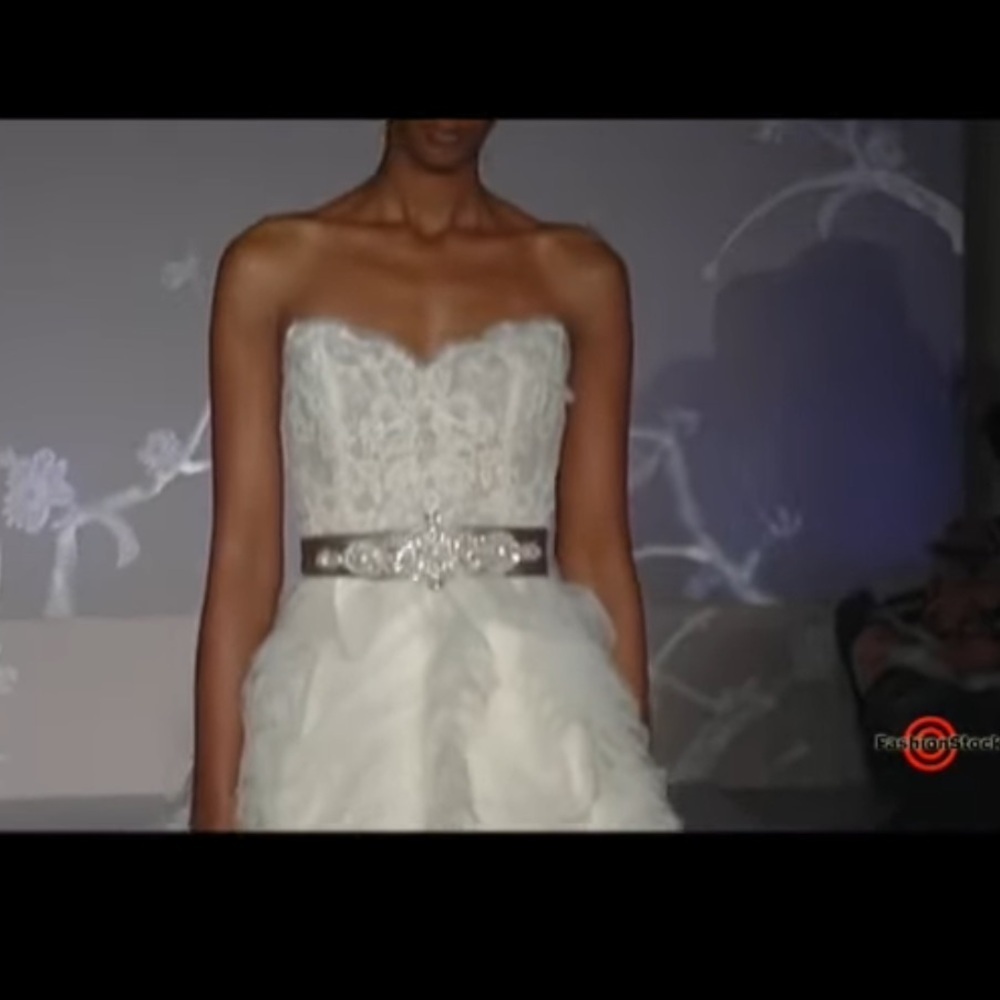 Lazaro wedding gown dress size 0-2 - Picture 3 of 9